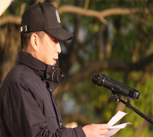 學(xué)校舉行“南京大屠殺死難者國(guó)家公祭日”主題升旗儀式